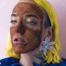 Mark Pink clay face mask s vitamínem C redukce vrásek a pigmentových skvrn 30 g expirace 5/25