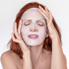 Natuint Cosmetics Healthy glow maska proti nečistotám 1 ks po datu expirace 9/25