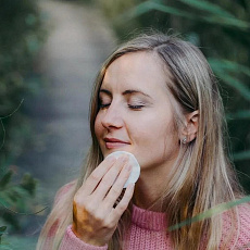 Alma Dvoufázová odličovací a čistící emulze Růžové pohlazení